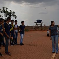 Alunos da Escola Estadual União da Chapada visitam horta do IFMT