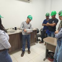 Discentes do curso de Agronomia do IFMT realizam visita técnica em fazenda de Campo Novo do Parecis