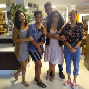 Veruska Rafaela dos Santos de Lima e seus filhos : Joás, Caroline, Anna e Emilly 